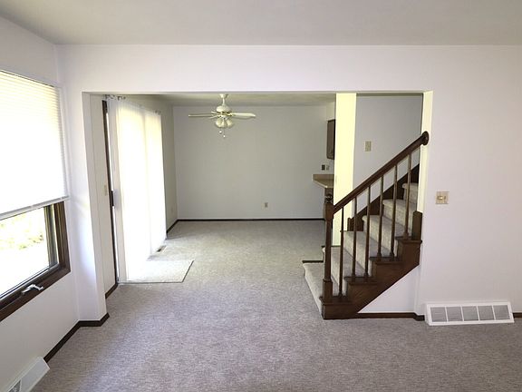 4th image of 926 E Northwood Dr