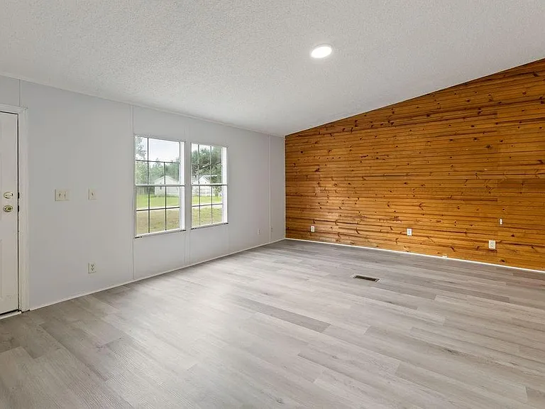 16474 N Emerson Cir — Photo 3