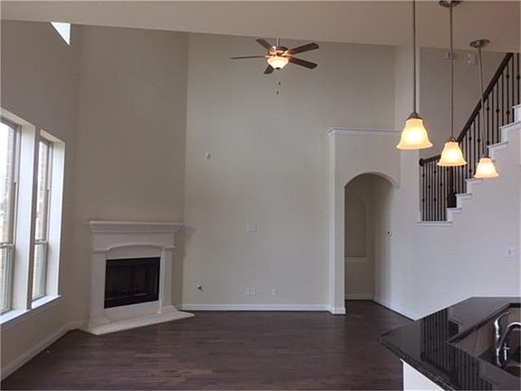 5th image of 2031 Summer Gardens Ln