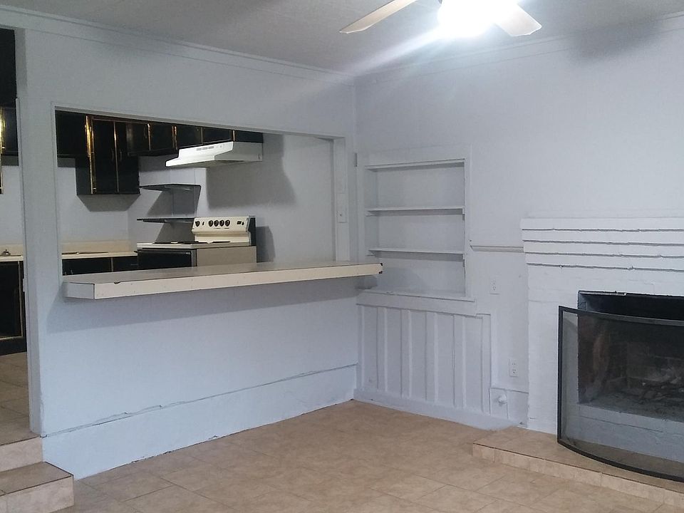 2nd image of 302 S Milam St