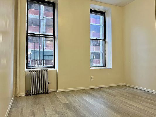 4th image of 54 Henry St APT 3