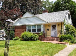 5 Burlington St, Lawrence, MA 01843