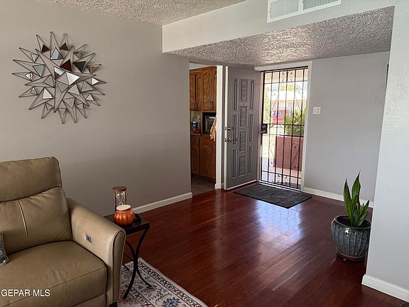 3rd image of 10400 Chinaberry Dr