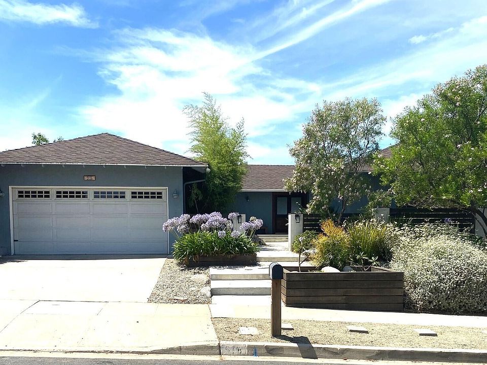 1st image of 976 E Calle Ruiz