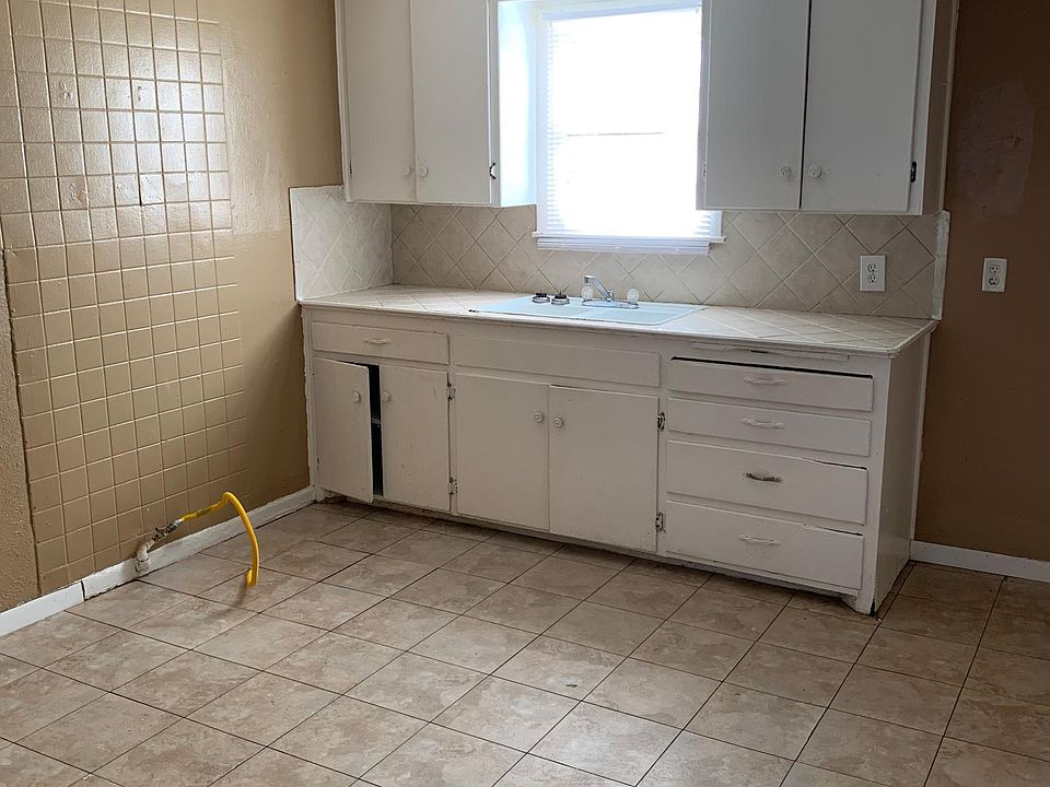 2nd image of 2719 N Alleghaney Ave