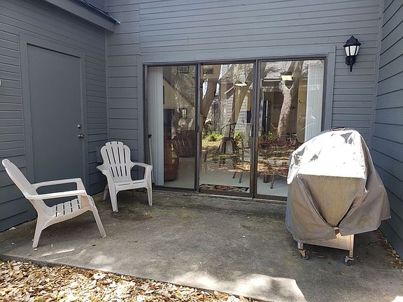 5th image of 210 Oak St Unit 202