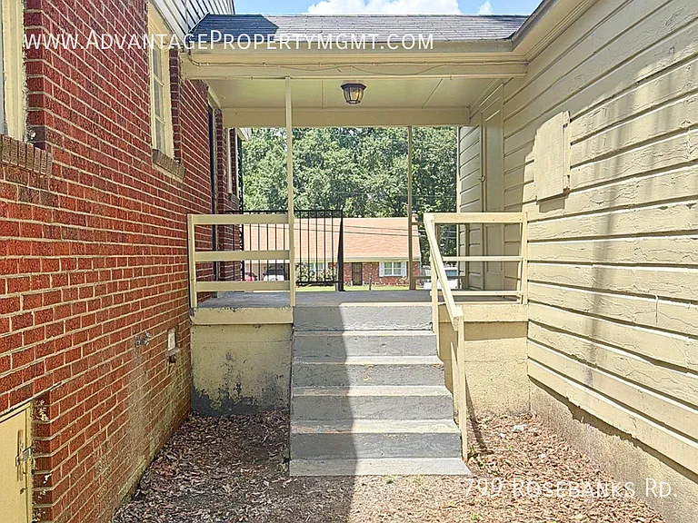 799 Rosebanks Rd — Photo 4