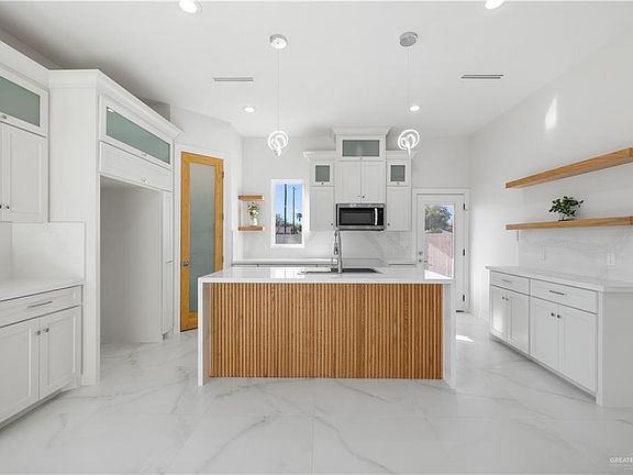 5th image of 8006 N 48th Ln