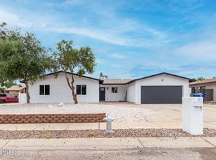 7640 E Rio Verde Dr, Tucson, AZ 85715