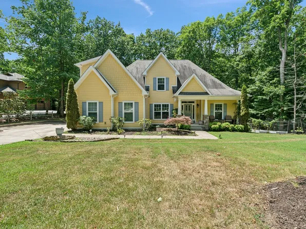 71 John Allin Dr, Sewanee, TN 37375