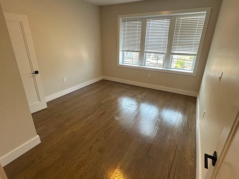 535 Hawthorne Ave #306A — Photo 3
