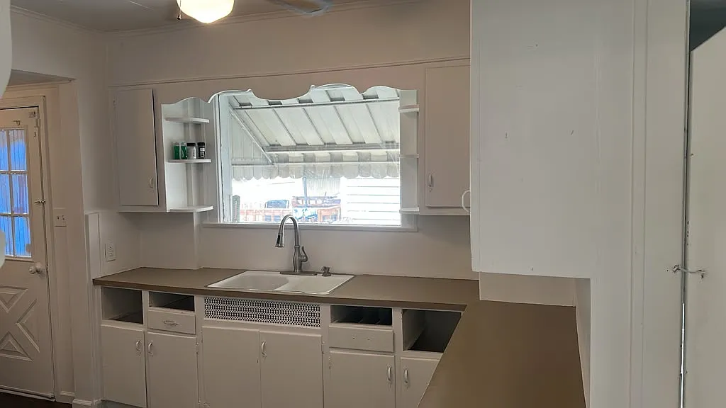 3 bed, 1255 sqft, $1,650 — Photo 4