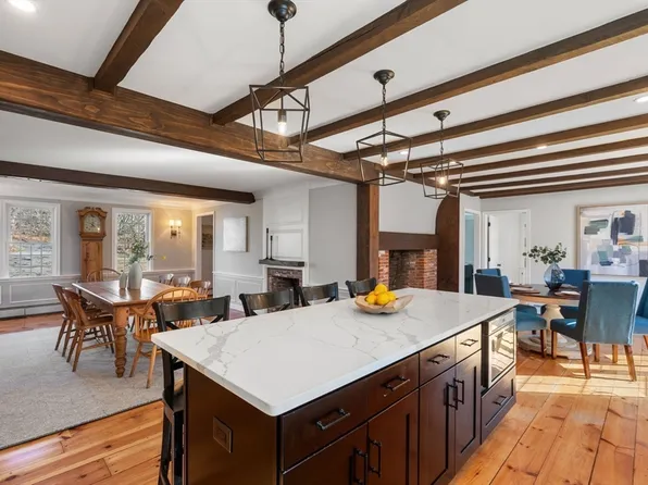 25 Charles St, Hingham, MA 02043