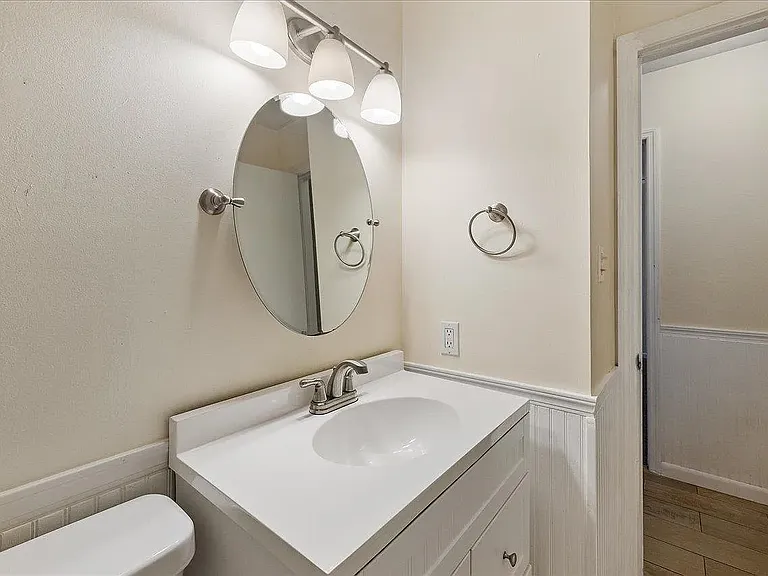 2136 Harriet Dr — Photo 10