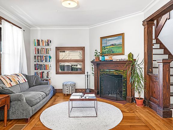 3rd image of 62 Rochambeau Ave