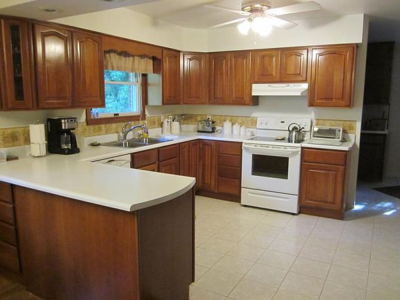 5th image of 9665 E View Dr