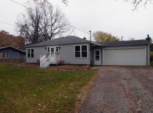 111 Oak Knoll Dr, Lake villa, IL 60046