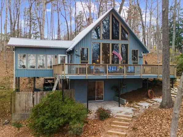 5410 Honeysuckle Trl, Gainesville, GA 30506