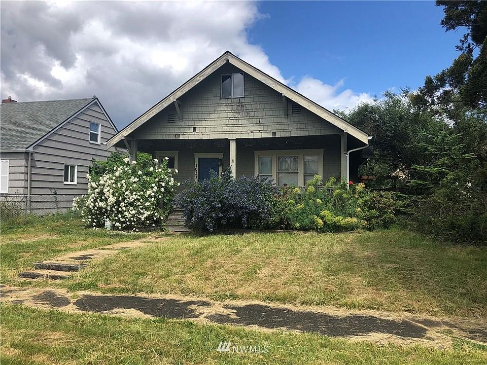 1st image of 1023 S 61st St