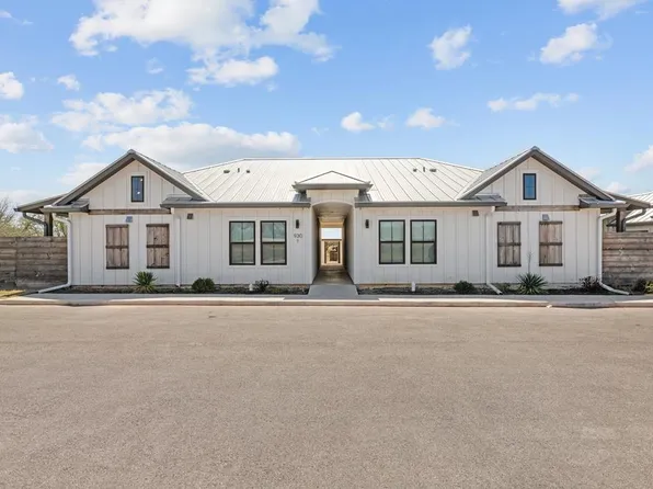 930 S Eagle St #101, Fredericksburg, TX 78624