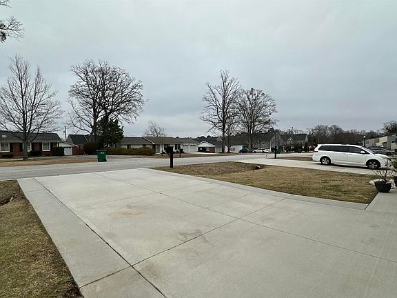 4th image of 214 Wadsworth Rd