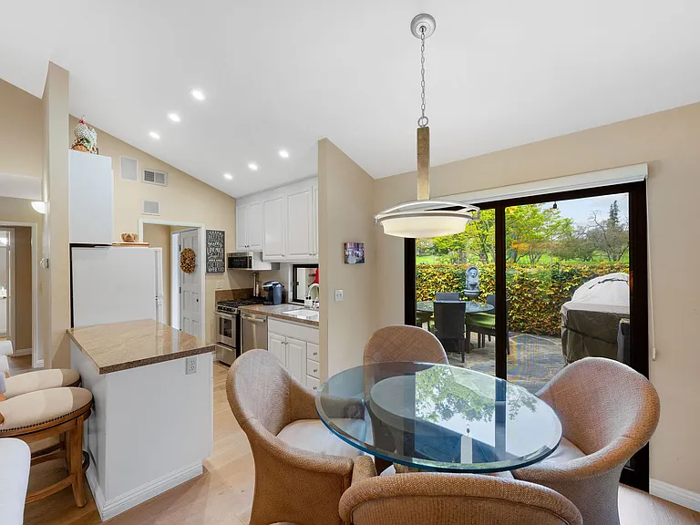 33 Fairway Dr — Photo 18
