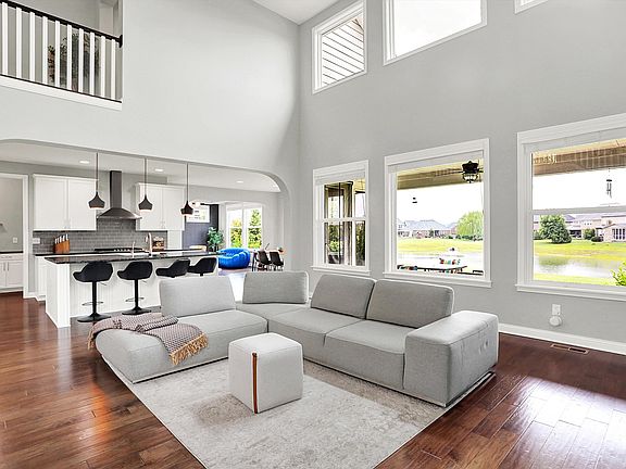 3rd image of 2789 W High Grove Cir