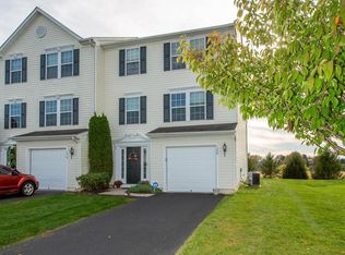 180 S Savanna Dr, Pottstown, PA 19465