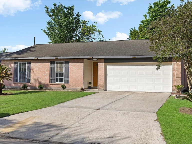 8343 Carriage Creek Dr — Photo 3