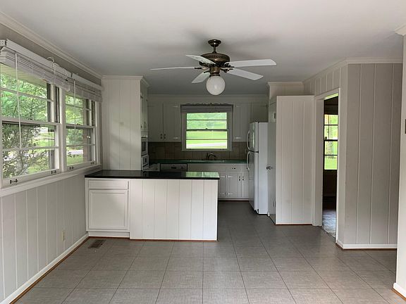 Kitchen with eat-in area