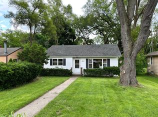 4313 W Crystal Lake Rd, McHenry, IL 60050
