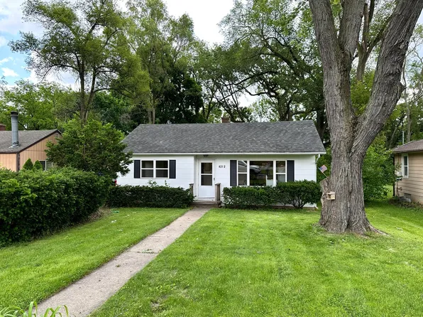 4313 W Crystal Lake Rd, McHenry, IL 60050