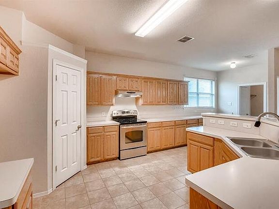 5th image of 7101 Crenshaw Dr