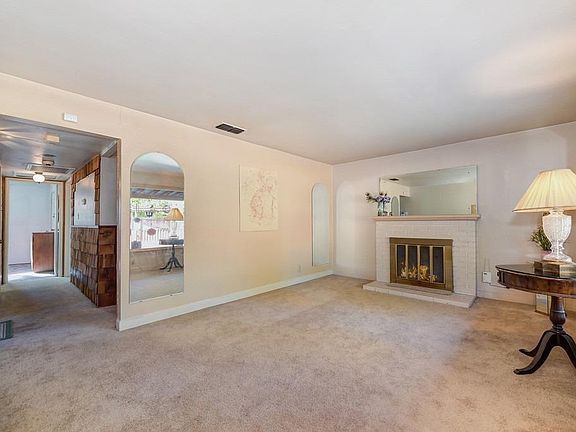 4th image of 2081 Mangrum Ave