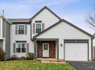 80 Summerhill Dr, Mundelein, IL 60060
