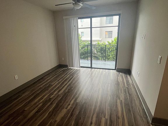 2nd image of 424 NE 7th Ave #420