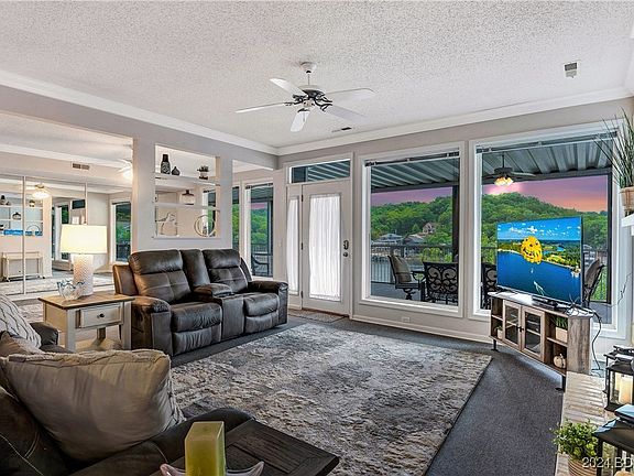 2nd image of 1565 Buckingham Dr #2