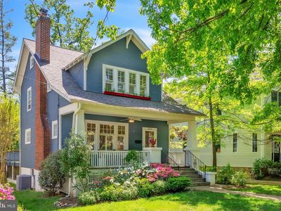 3702 Thornapple St, Chevy Chase, MD, 20815
