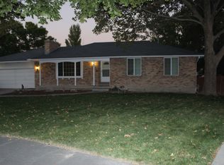9801 S Farmstead Cir, South Jordan, UT 84095