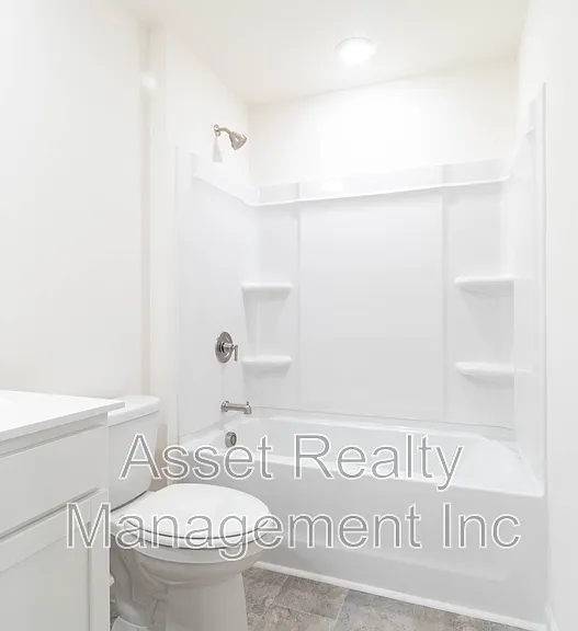 2076 Southwood Cir — Photo 36