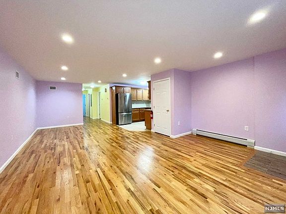3rd image of 437 Park Ave #A