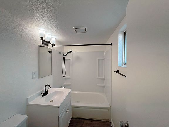 2nd image of 110 N 15th St #335a796dd
