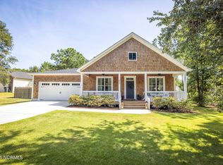 211 Circle Dr W, Hampstead, NC 28443