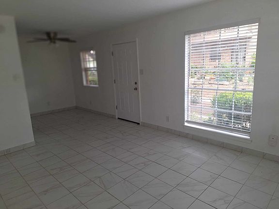 4th image of 2030 Anchor Dr APT 1