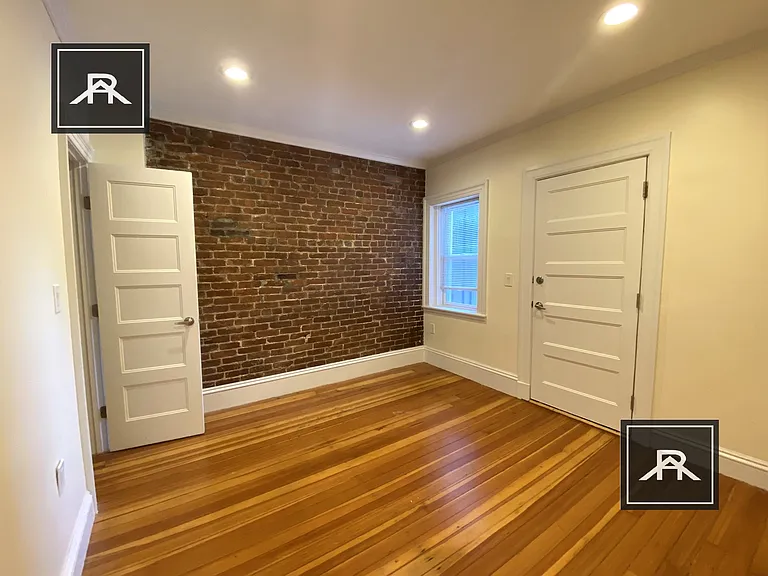 1618 Beacon St #3 — Photo 13