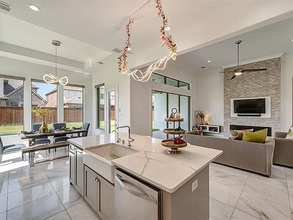 4th image of 1614 Lilac Ln