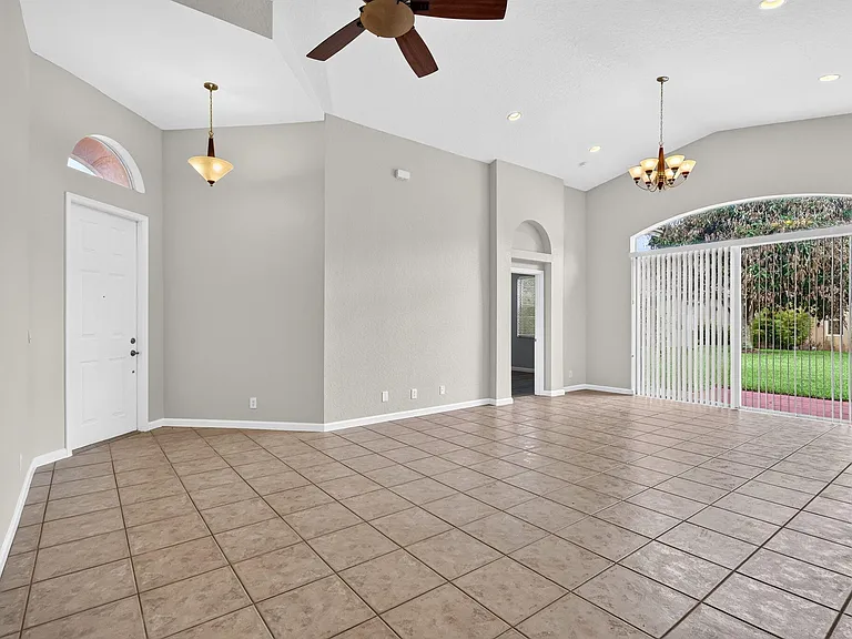 5614 Sunberry Cir — Photo 8