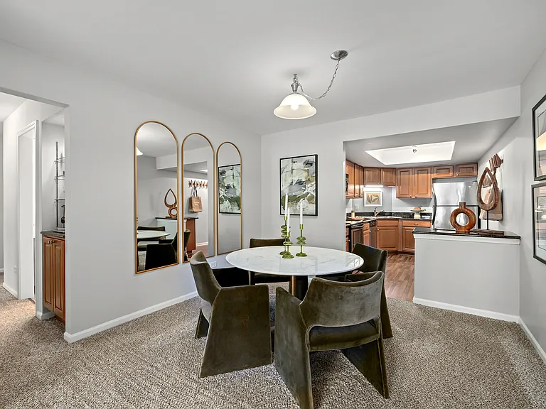 Versailles on the Lakes Oakbrook* — Photo 25