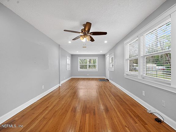 3rd image of 5368 SHIRLEY Avenue