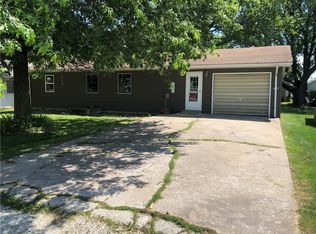 503 SW 3rd St, Greenfield, IA 50849